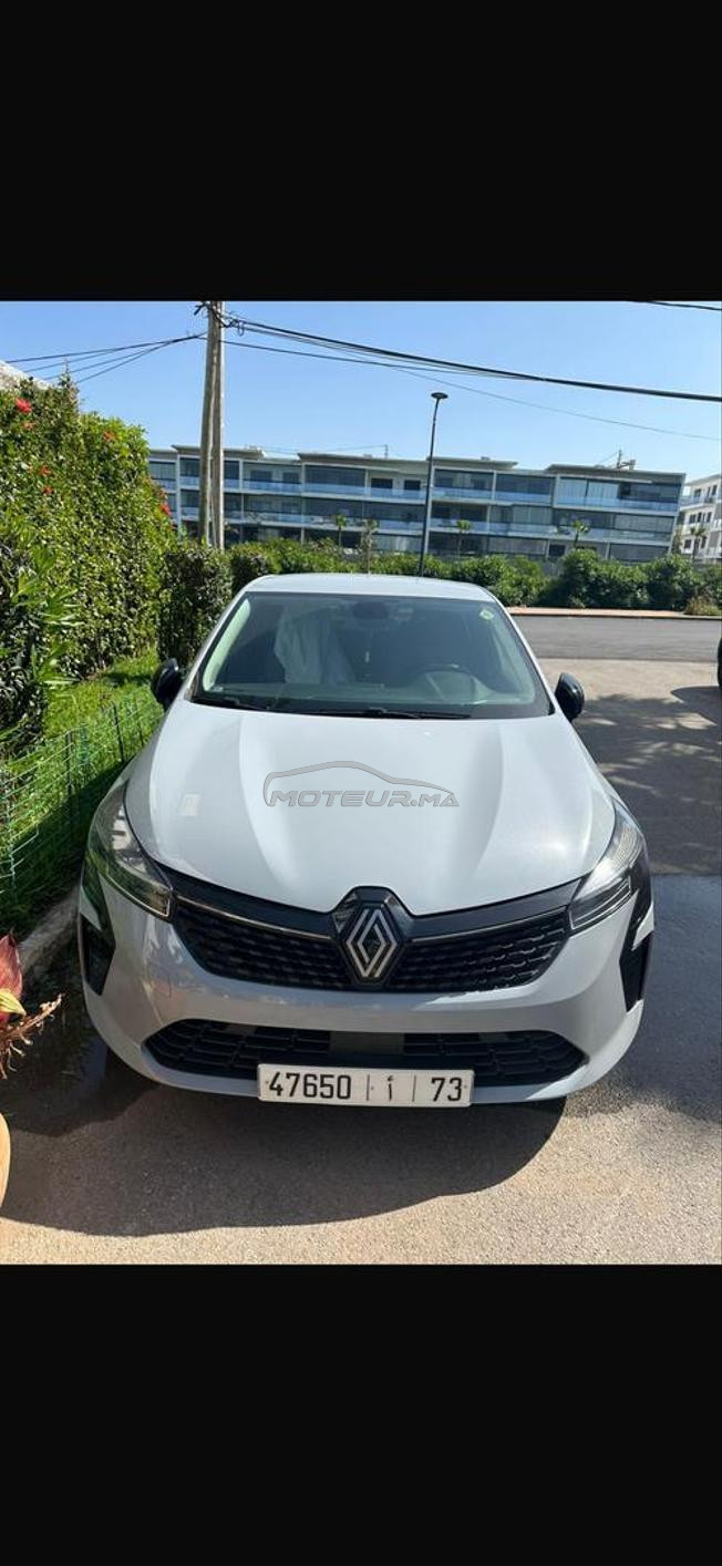Renault clio presque neuf