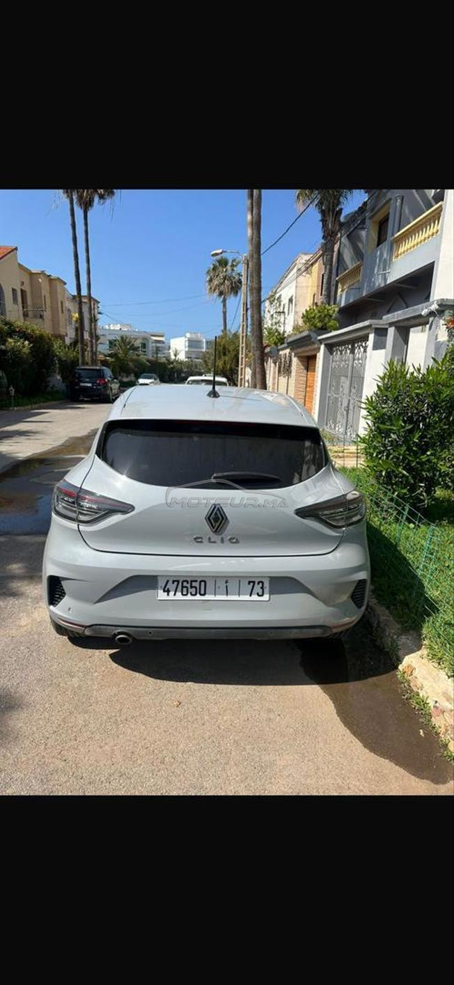 Renault clio presque neuf