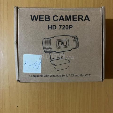 كاميرا ويب بدقة HD 720p مع ميكروفون مدمج