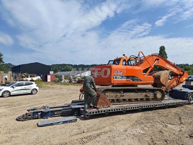 Pelle Daewoo 175 LCV - 2
