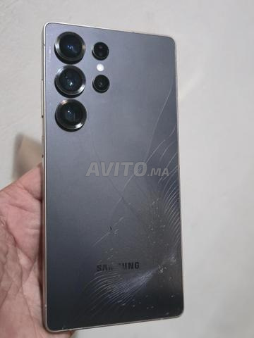 S25 ultra 256Go dos cassé