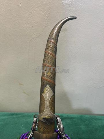 مجموعة من الخناجر التقليدية