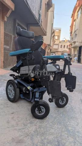 كرسي متحرك كهربائي