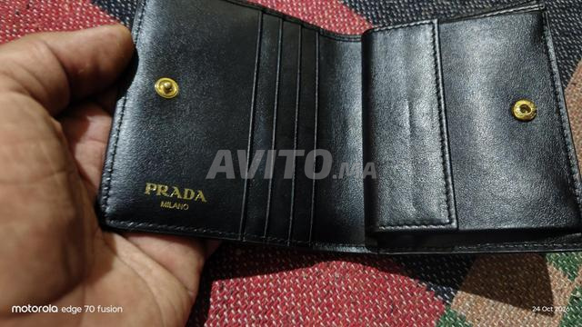 Portefeuille compact Prada noir en cuir Vitello - 2