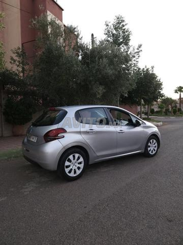 Peugeot 208 - 2