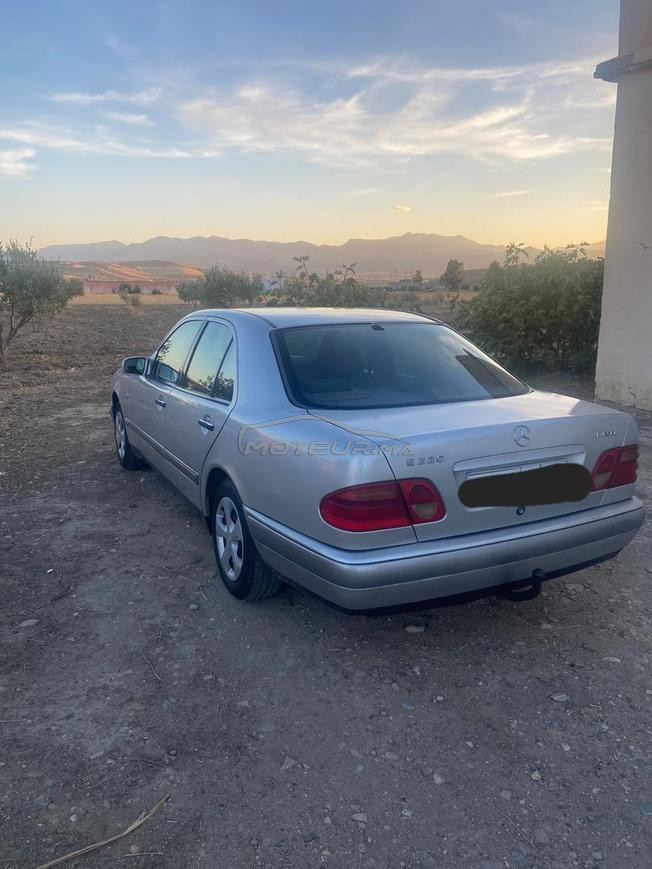 Mercedes-Benz Classe E Diesel Manuelle 1998 à Taza