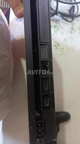 PS4 Slim 1TB مهكرة يد ألعاب 1700 درهم - 2