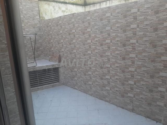 Studio vide à louer à bd abdelmoumen - 2