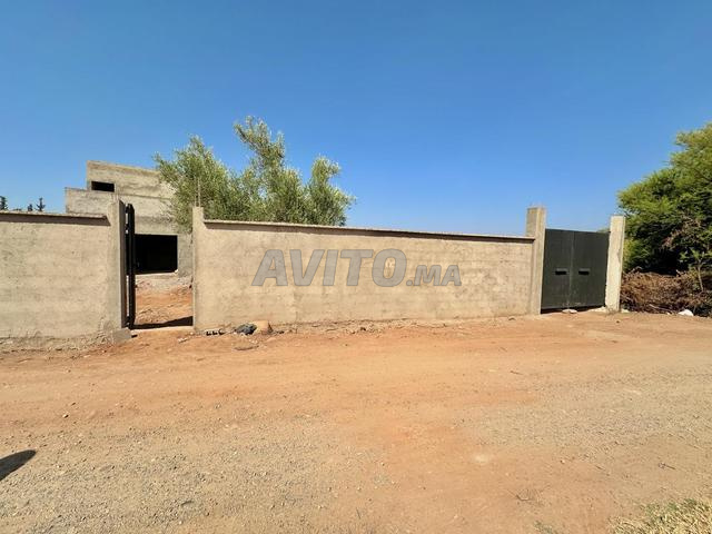 Villa semi-finie à vendre 1000 m² avec puits - 2