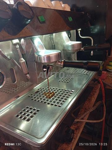 Machine à café avec moulin et réfrigérateur - 2