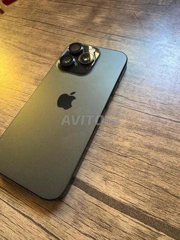 iPhone 16 Pro 256 Go batterie 93% - 2