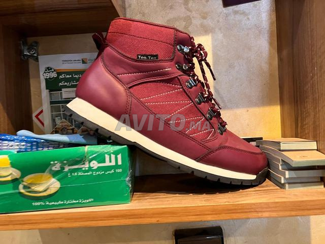 Chaussures 41 encore en bon état 💯💯 marchandise de l'étranger