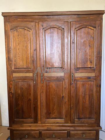 Placard en bois avec 3 portes - 2