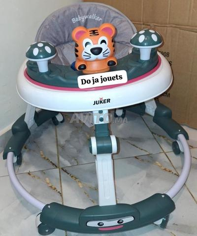 Baby-walker réglable en hauteur