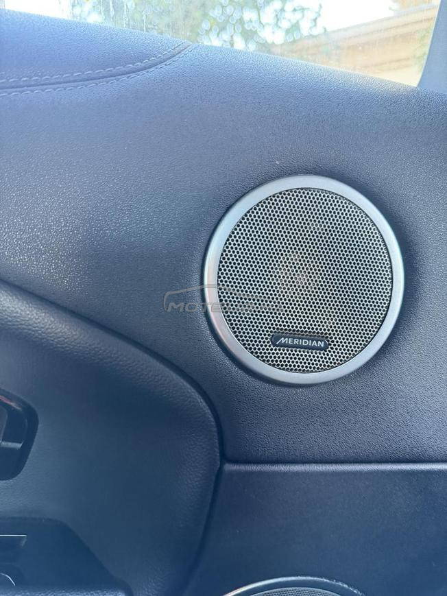 Range Rover évoque 