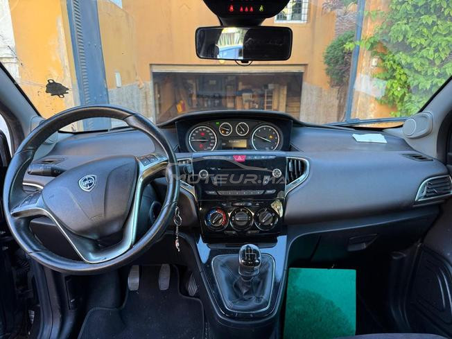 vente lancia ypsilon très bonne état 