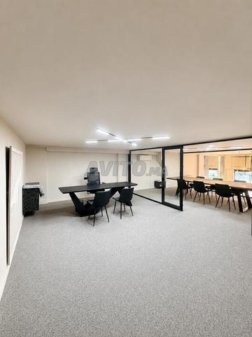 Bureau de direction avec rangement suspendu