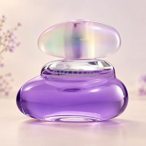 عطر نسائي أنيق ورائحة تدوم طويلاً - 2