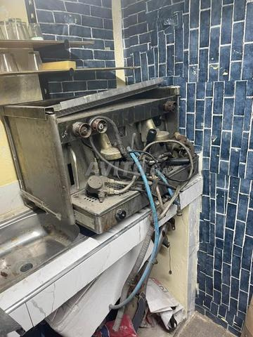 Machine à café et moulin à vendre à Derb Omar, Casablanca. - 2
