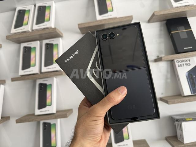 SAMSUNG GALAXY Z FLIP 7 256 9RA LTA7T / LBI3 FMA7L - 2