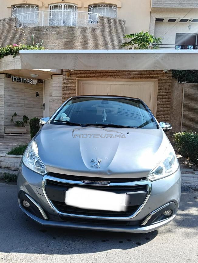 Peugeot 208 TOI panoramique 