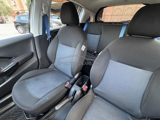  Peugeot 208 2016