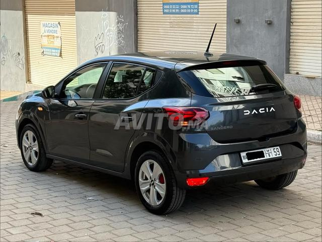 Sandero Stepway 2023 اليد الأولى 61 ألف كم - 2