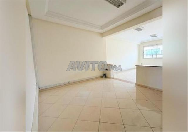 Location bureau 94m2 - 2