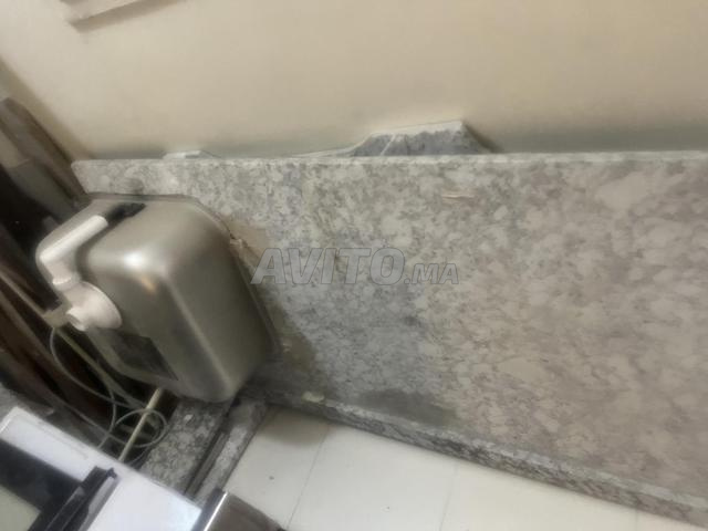 Plan de travail en marbre neuf et lavabo marque Teka - 2