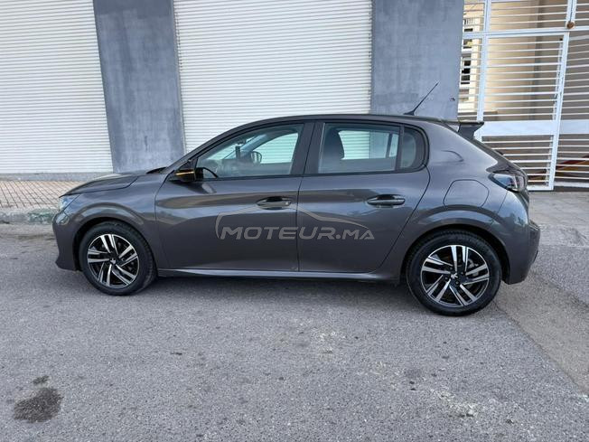 208 automatique premier main 2022