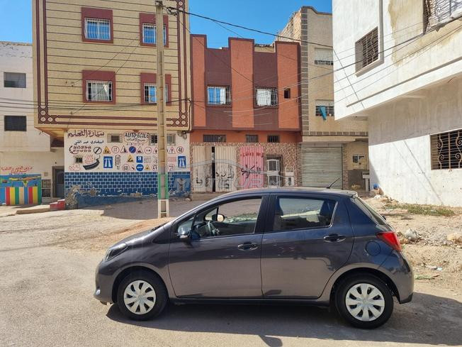 TOYOTA YARIS ESSENCE 18KM 