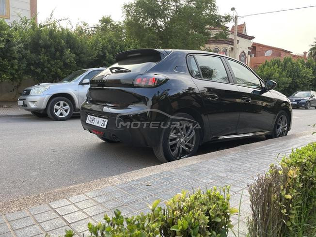 Peugeot 208 active pack 1er main
