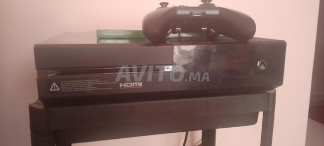 Xbox One ... bonne, propre, originale - 2