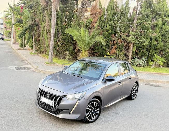 Peugeot 208 Diesel Manuelle 2024 à Casablanca