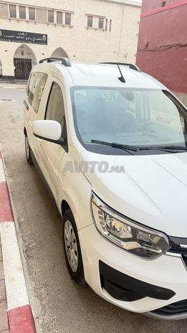 Renault Express Diesel Manuelle 2022 à Laâyoune - 2