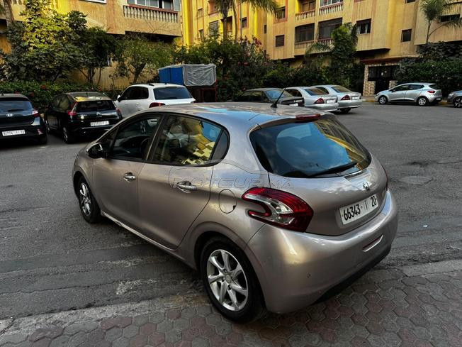 Peugeot 208 essence 