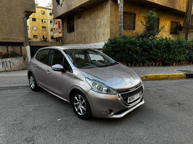 Peugeot 208 essence 