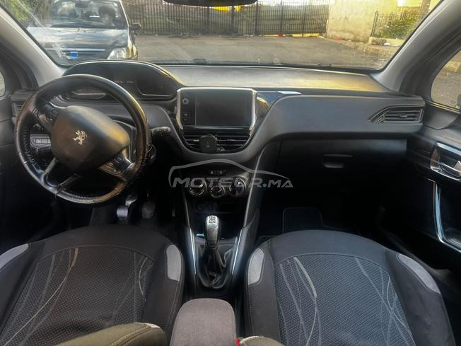 Peugeot 208 essence 
