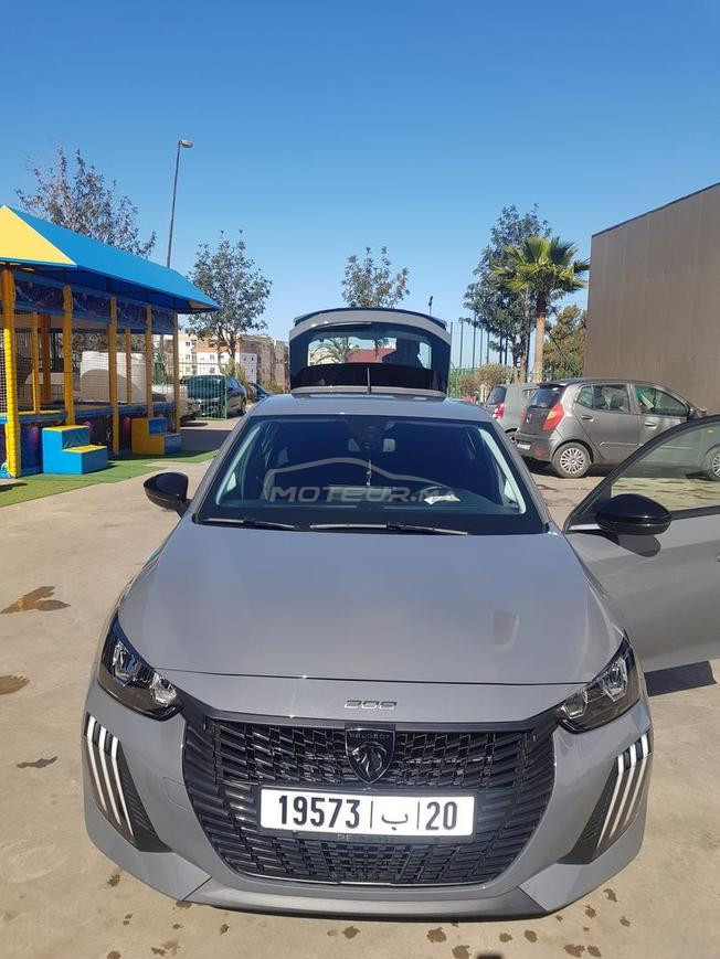 Peugeot 208, modèle 2024, 37000 km, 6 CV