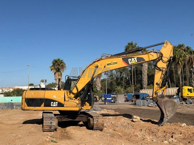 حفارة CATERPILLAR 323D مستوردة