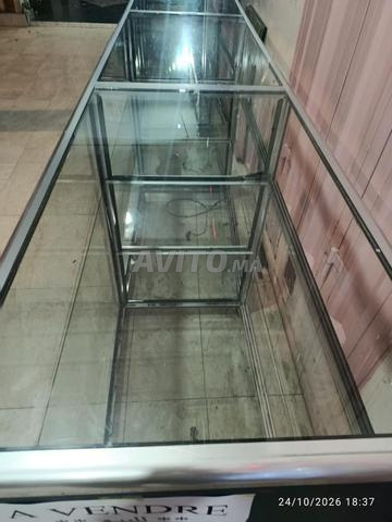 Vitrine en aluminium et verre à vendre - 2
