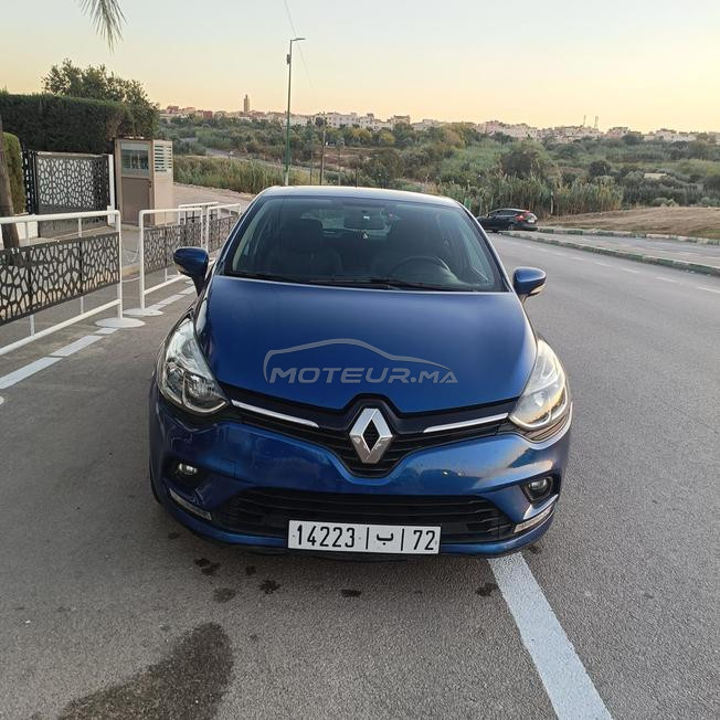voiture est en très bon état à vendre 
