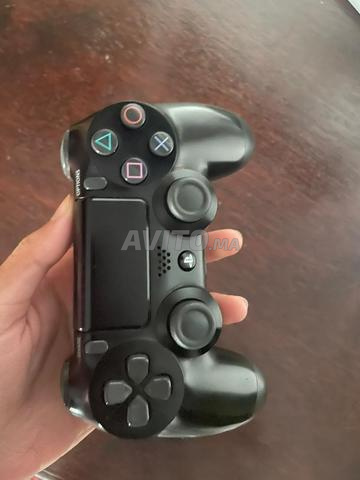 PS4 Slim avec 2 manettes à vendre – Très bon état - 2