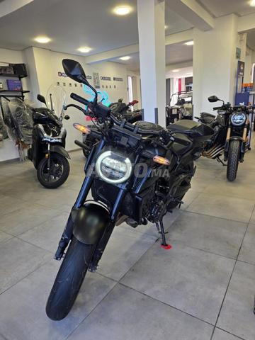هوندا CB650R كاملة سوداء 2024 مستوردة جديدة - 2
