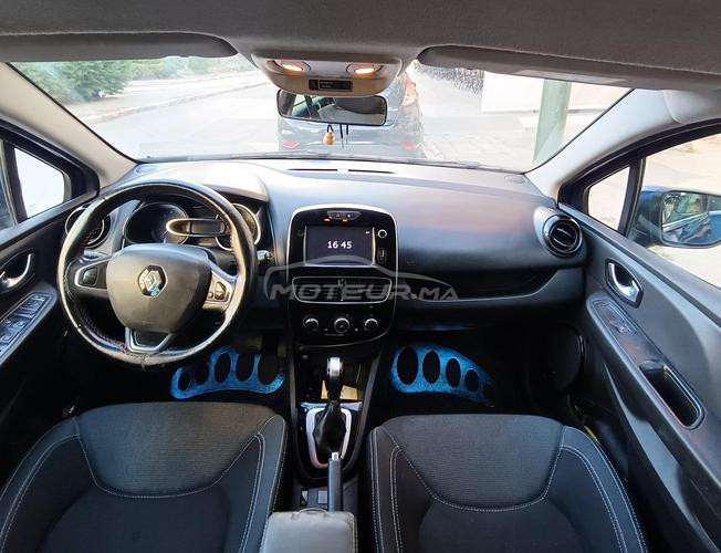 voiture est en très bon état à vendre 