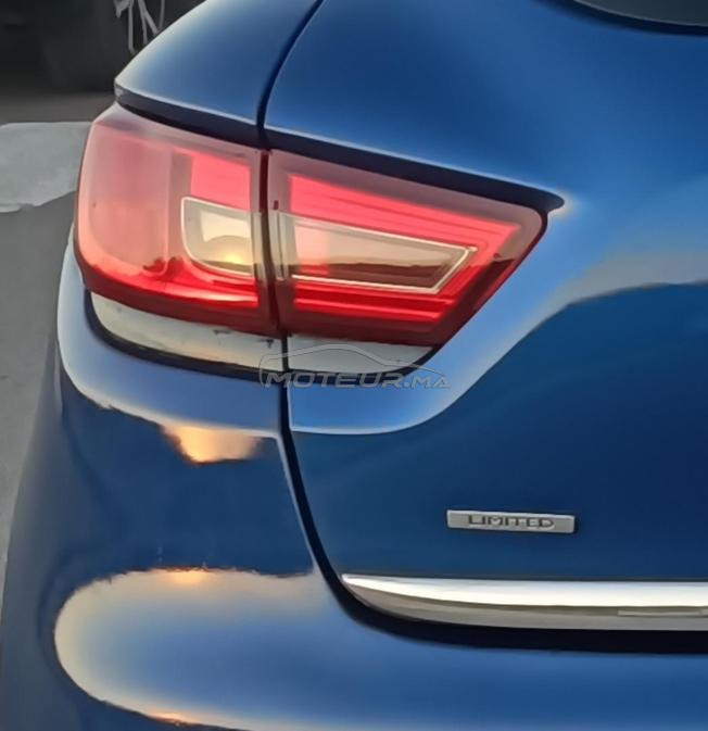 voiture est en très bon état à vendre 