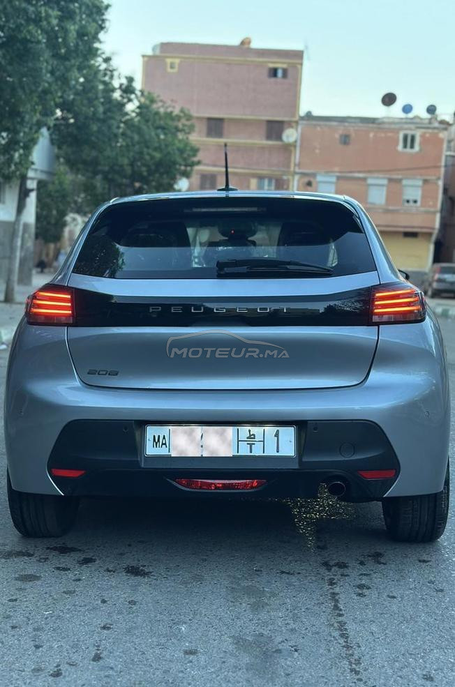 Peugeot  208