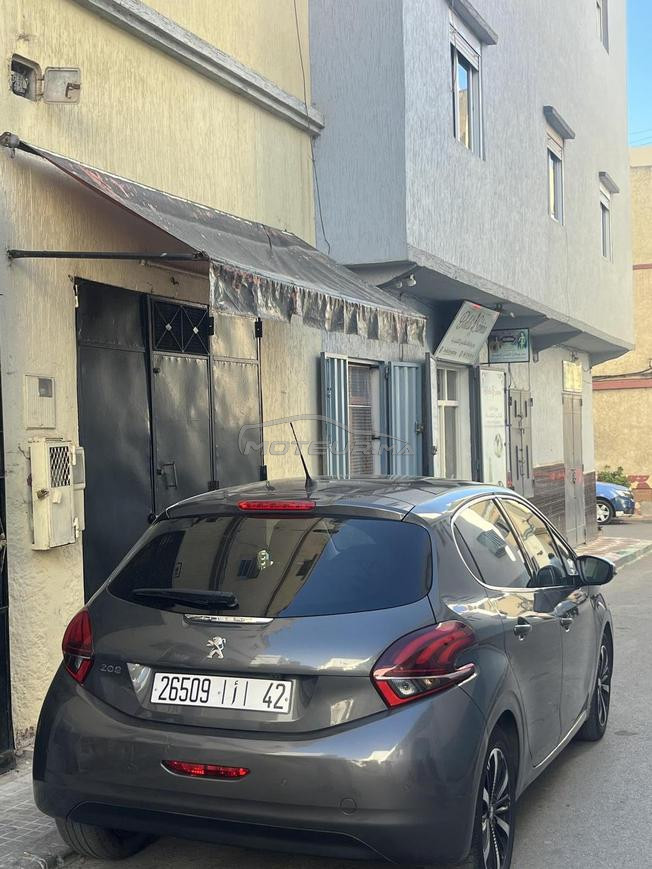 PEUGET 208