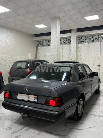 مرسيدس بنز W124 200D - 2