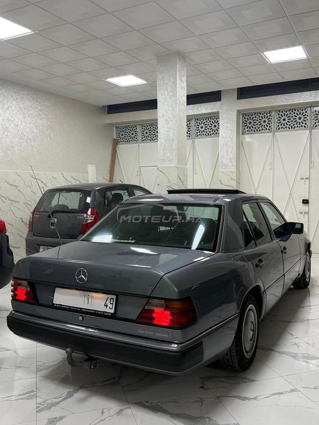 MERCEDES BENZ W124 200D 